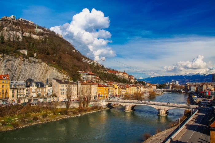 Francia: Becas Para Maestría en Diversos Temas Universidad de Grenoble