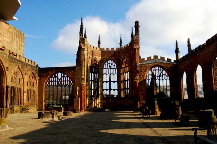 Reino Unido: Becas Para Pregrado en Diversos Temas Coventry University